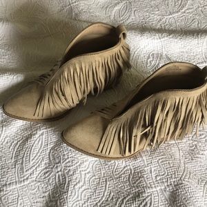 Coconuts by Matisse cream fringe booties
